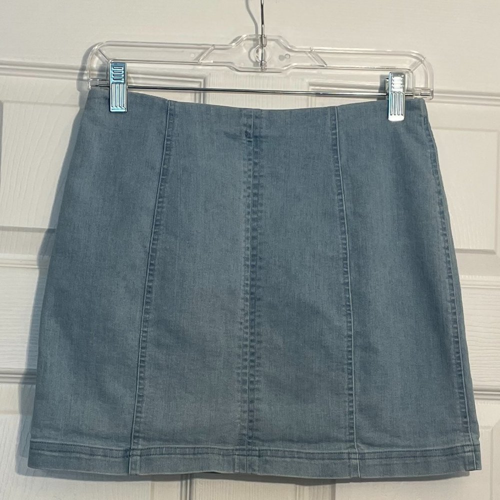 Altar'd State Women's Light Blue Washed Hi Rise Denim Mini Jean Skirt Medium
